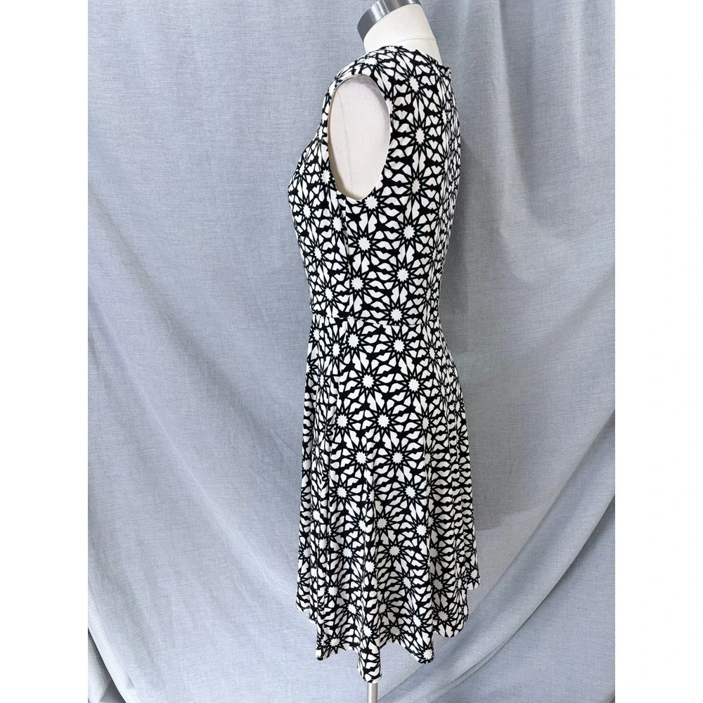Wisp Geometric Starburst Keyhole Fit‎ and Flare Dress Black White Aqua 8 Office